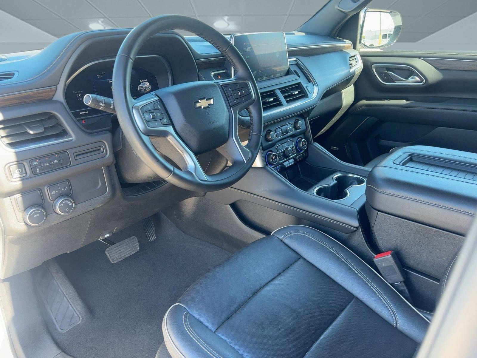 2023 Chevrolet Suburban Premier photo 3