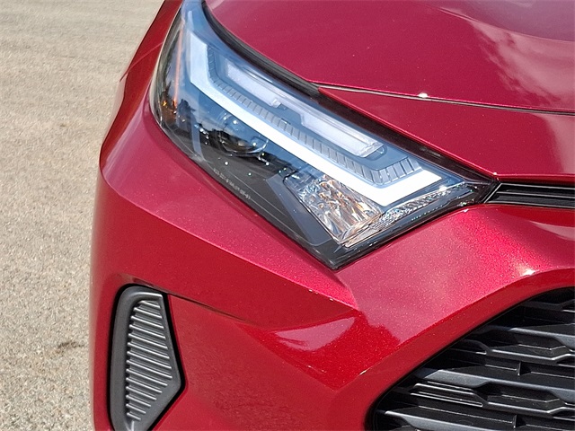 2025 Toyota RAV4 Hybrid XLE photo 7