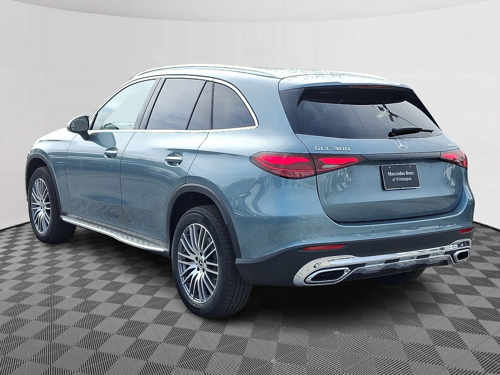 2026 Mercedes Benz GLC 300 4MATIC photo 4