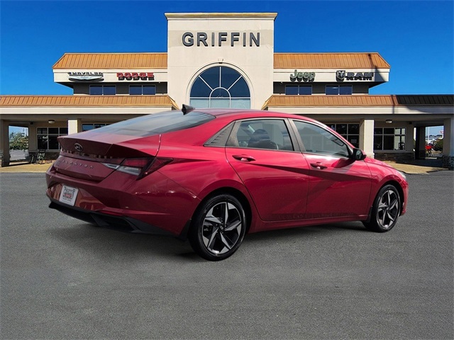 2023 Hyundai Elantra SEL Convenience photo 3