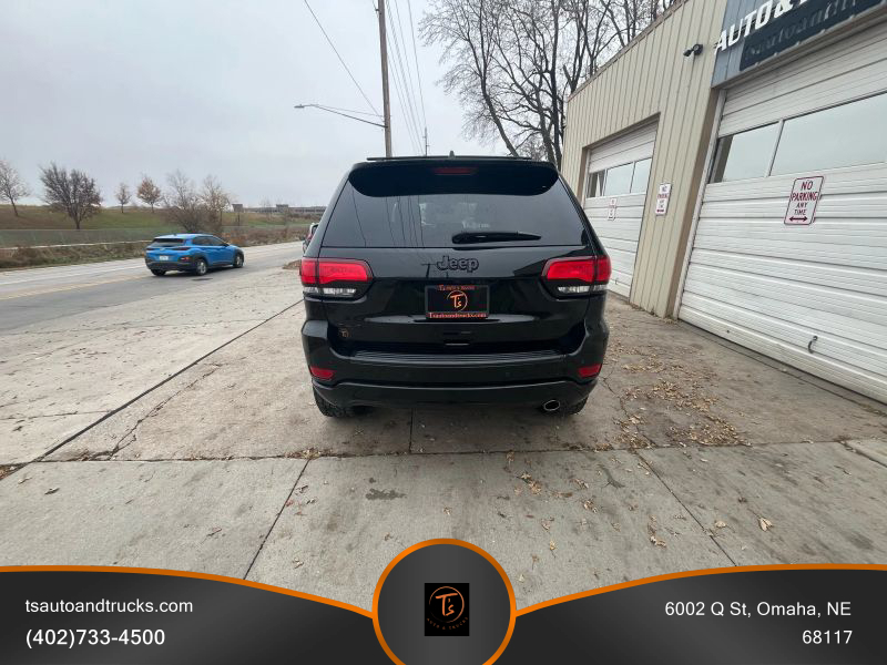 2019 Jeep Grand Cherokee Altitude photo 3