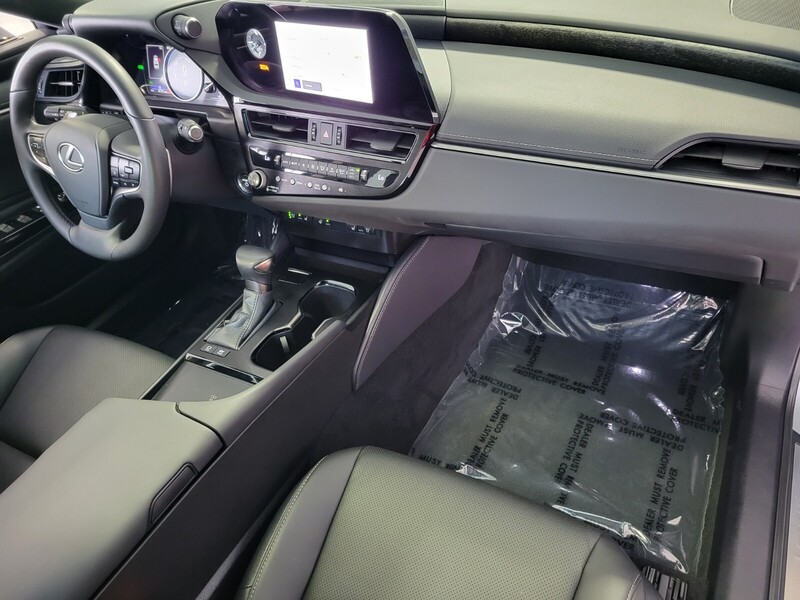 2025 Lexus ES 300h photo 14