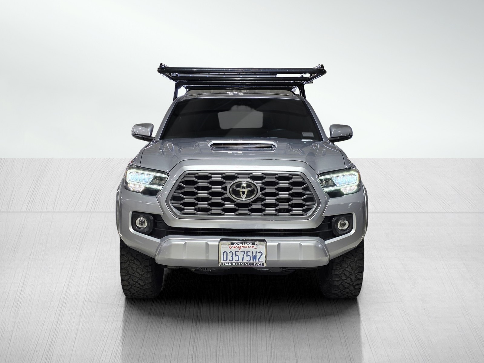 2020 Toyota Tacoma TRD Sport photo 2