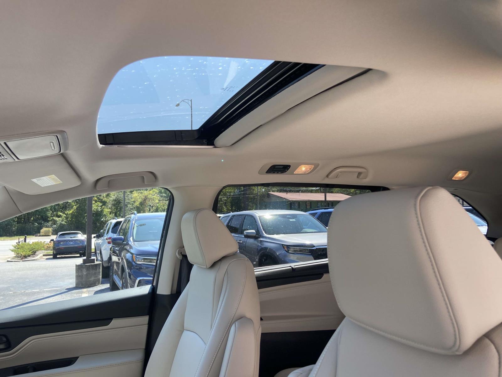 2026 Honda Odyssey EX-L photo 5