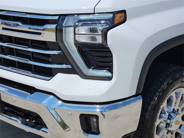 2025 Chevrolet Silverado 2500HD LTZ photo 6