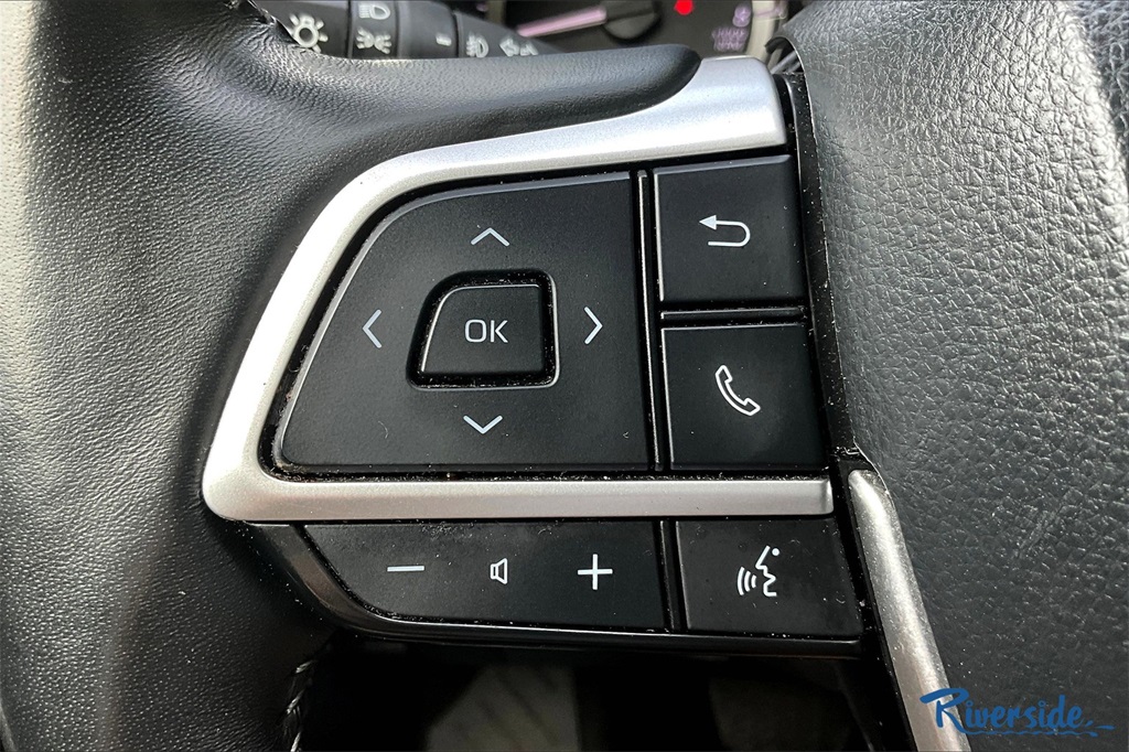 2023 Toyota Highlander XLE photo 7
