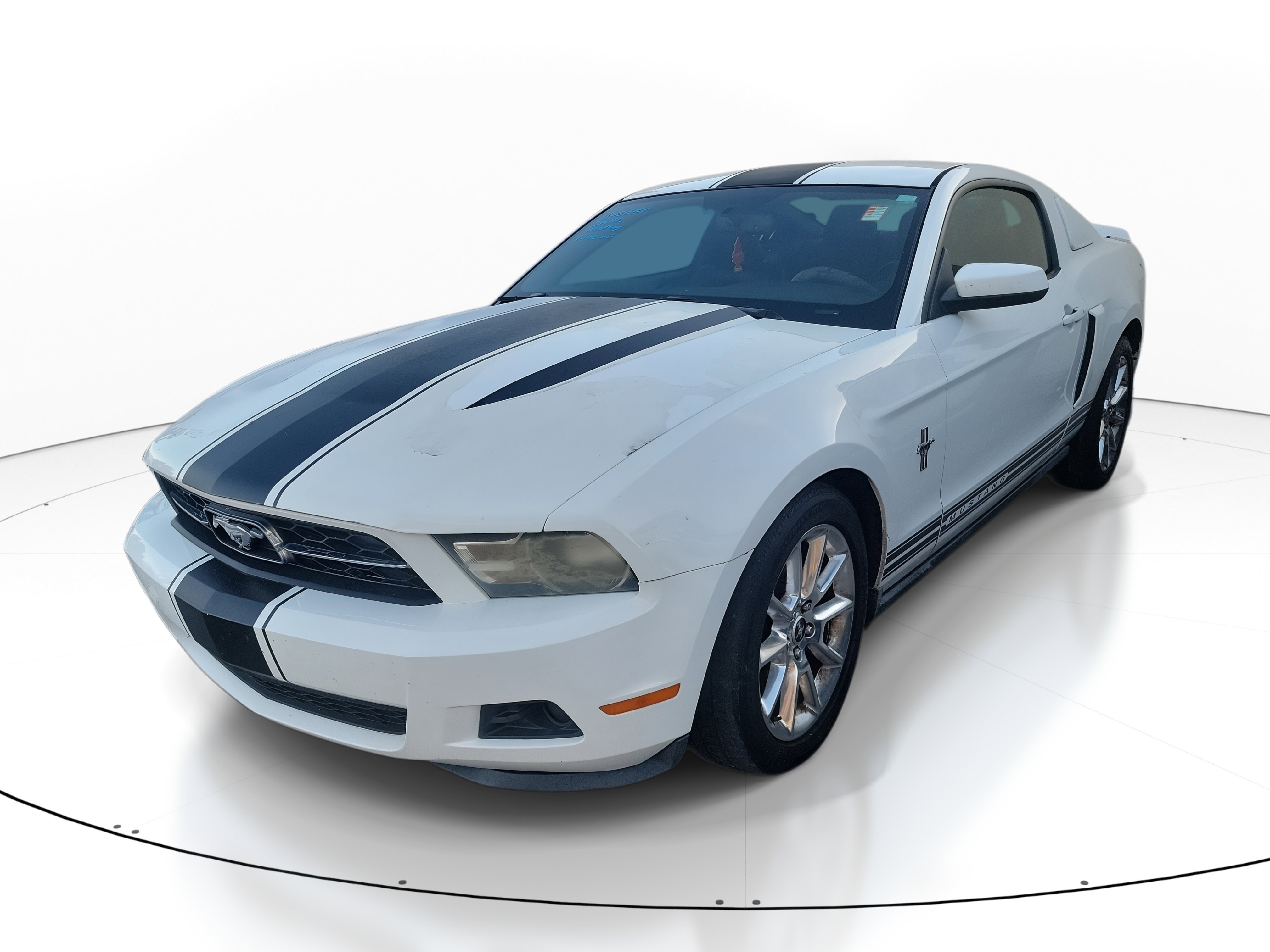 2011 Ford Mustang V6 Premium photo 3