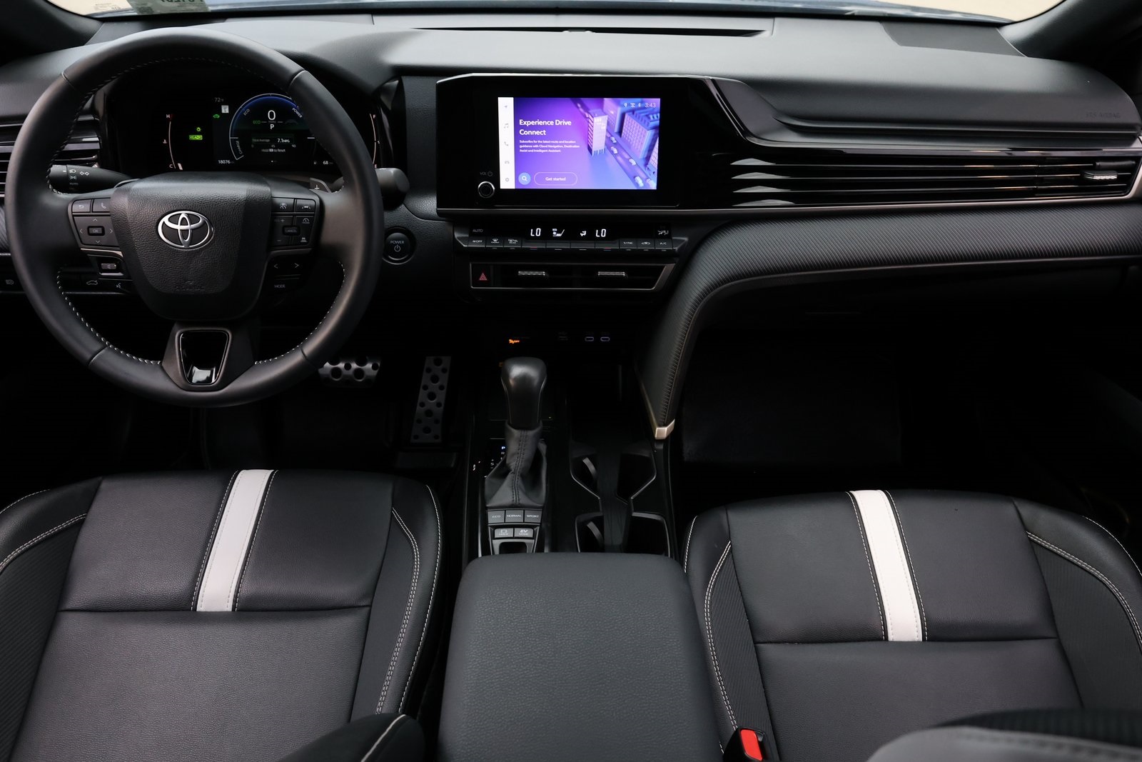 2025 Toyota Camry SE photo 2