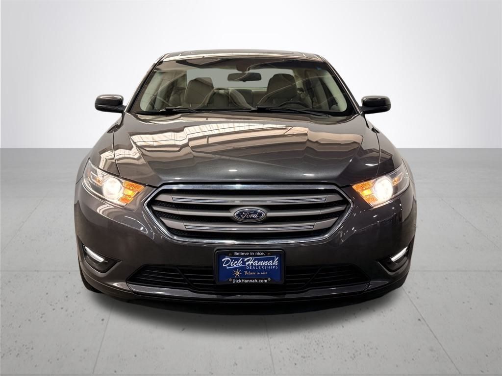 2019 Ford Taurus SEL photo 3