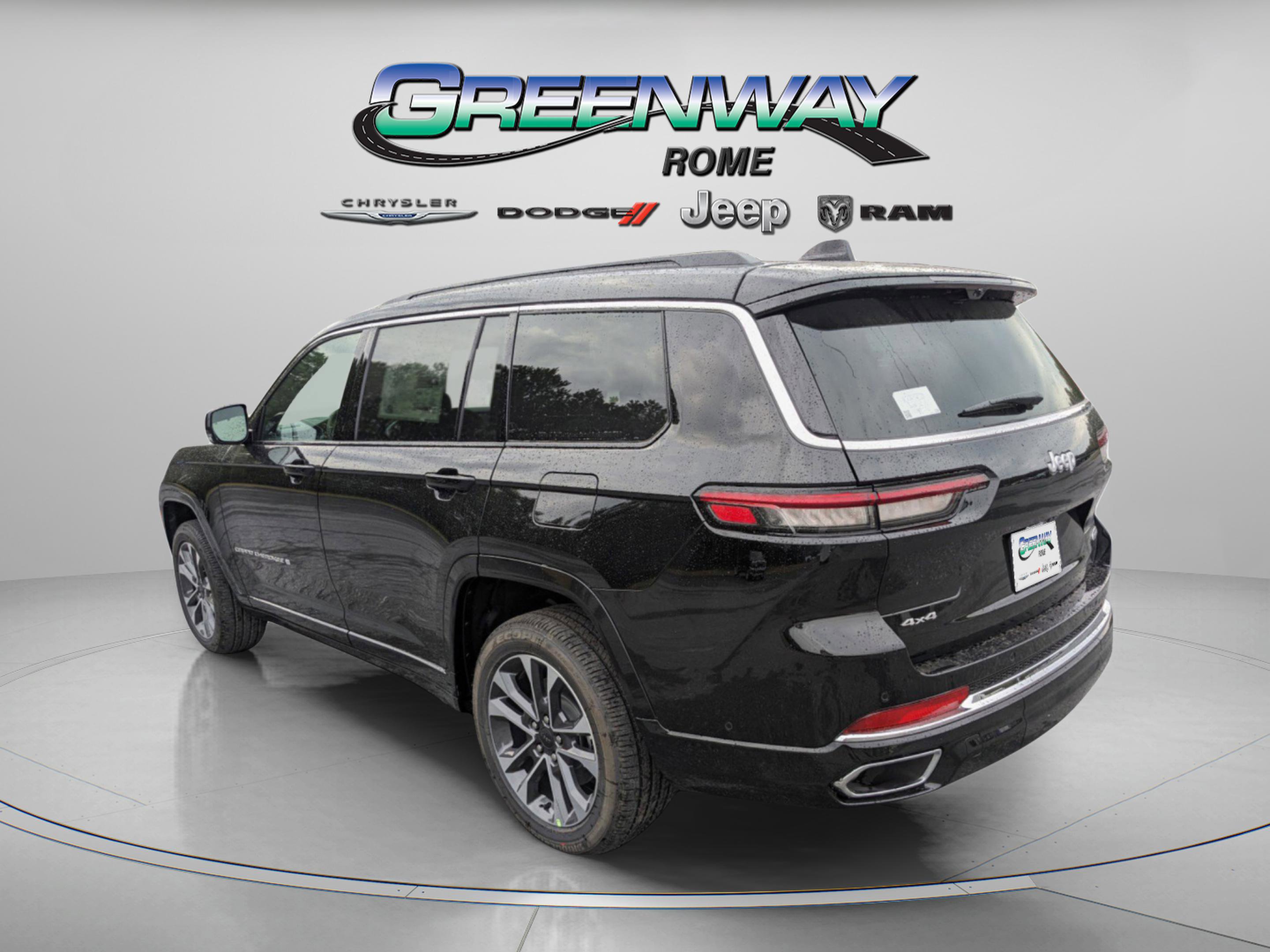2025 Jeep Grand Cherokee Overland photo 4