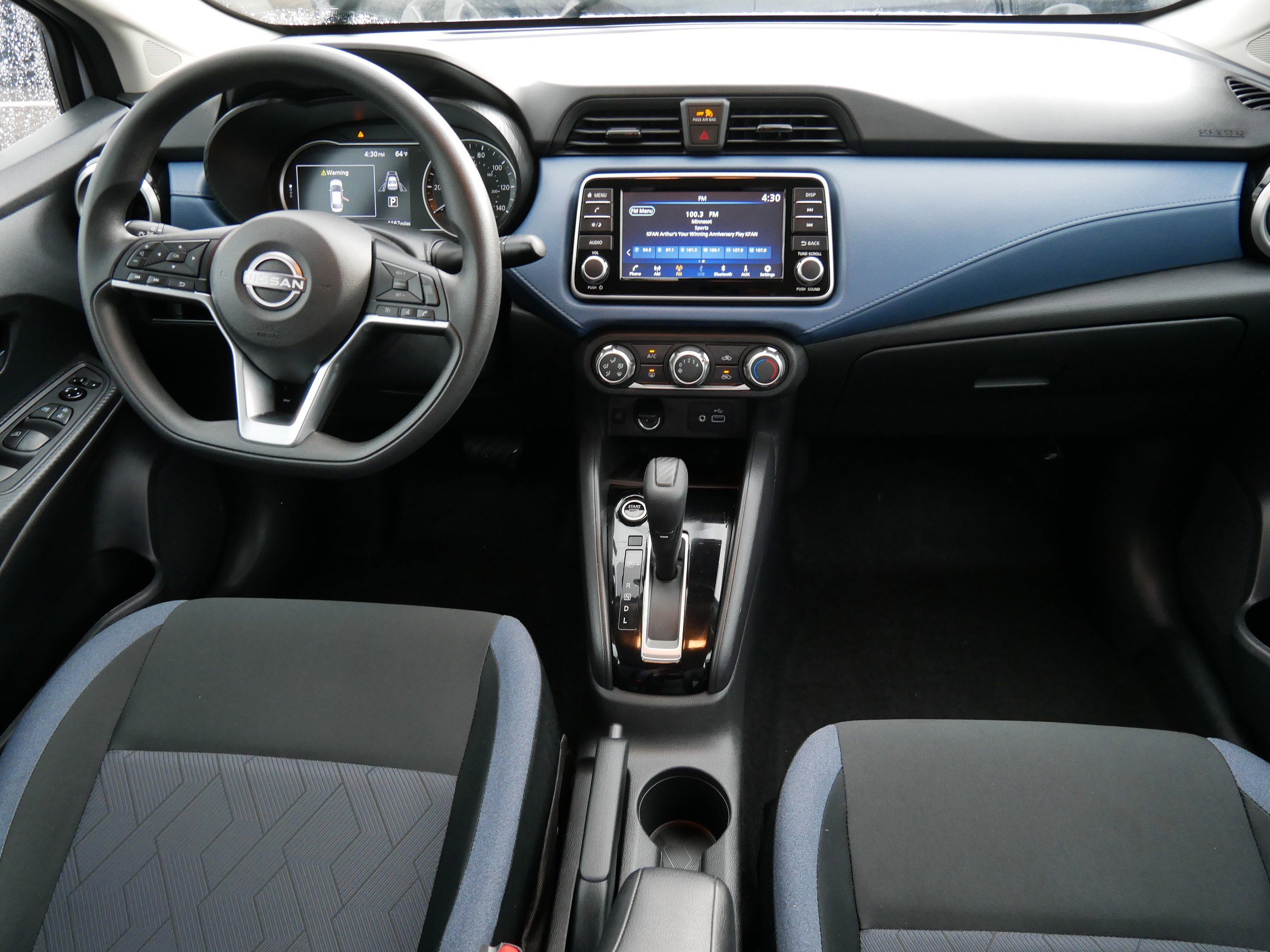 2024 Nissan Versa SV photo 9