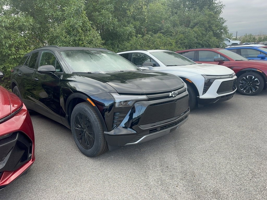 2025 Chevrolet Blazer EV photo 3