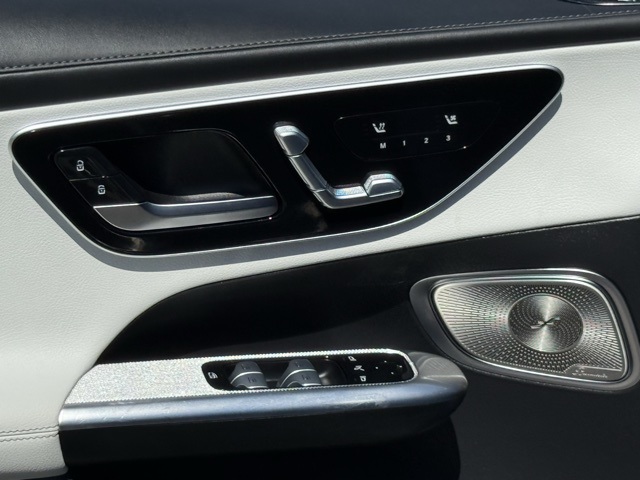 2024 Mercedes Benz GLC 300 photo 29