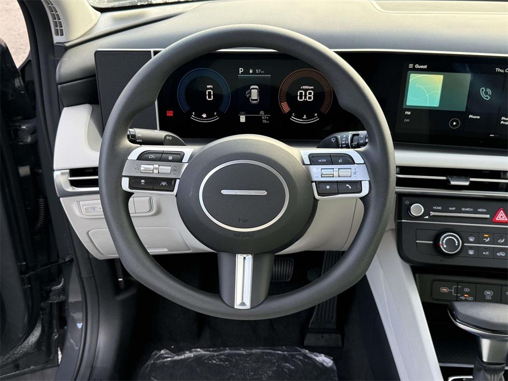 2025 Hyundai Tucson SE photo 16