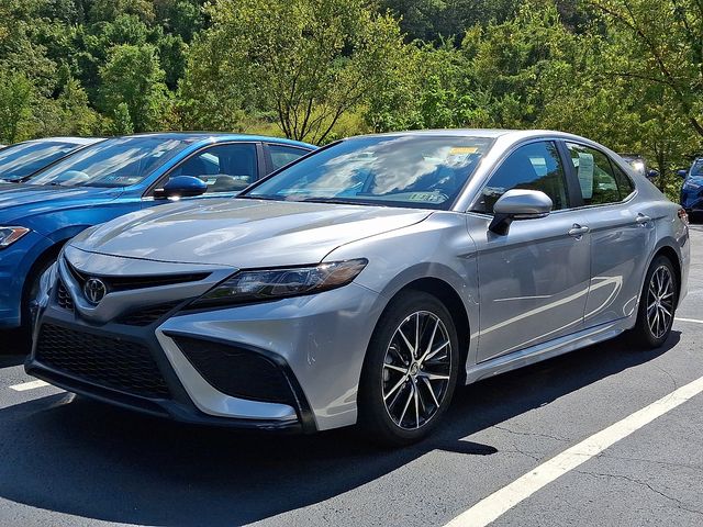 2024 Toyota Camry SE photo 3