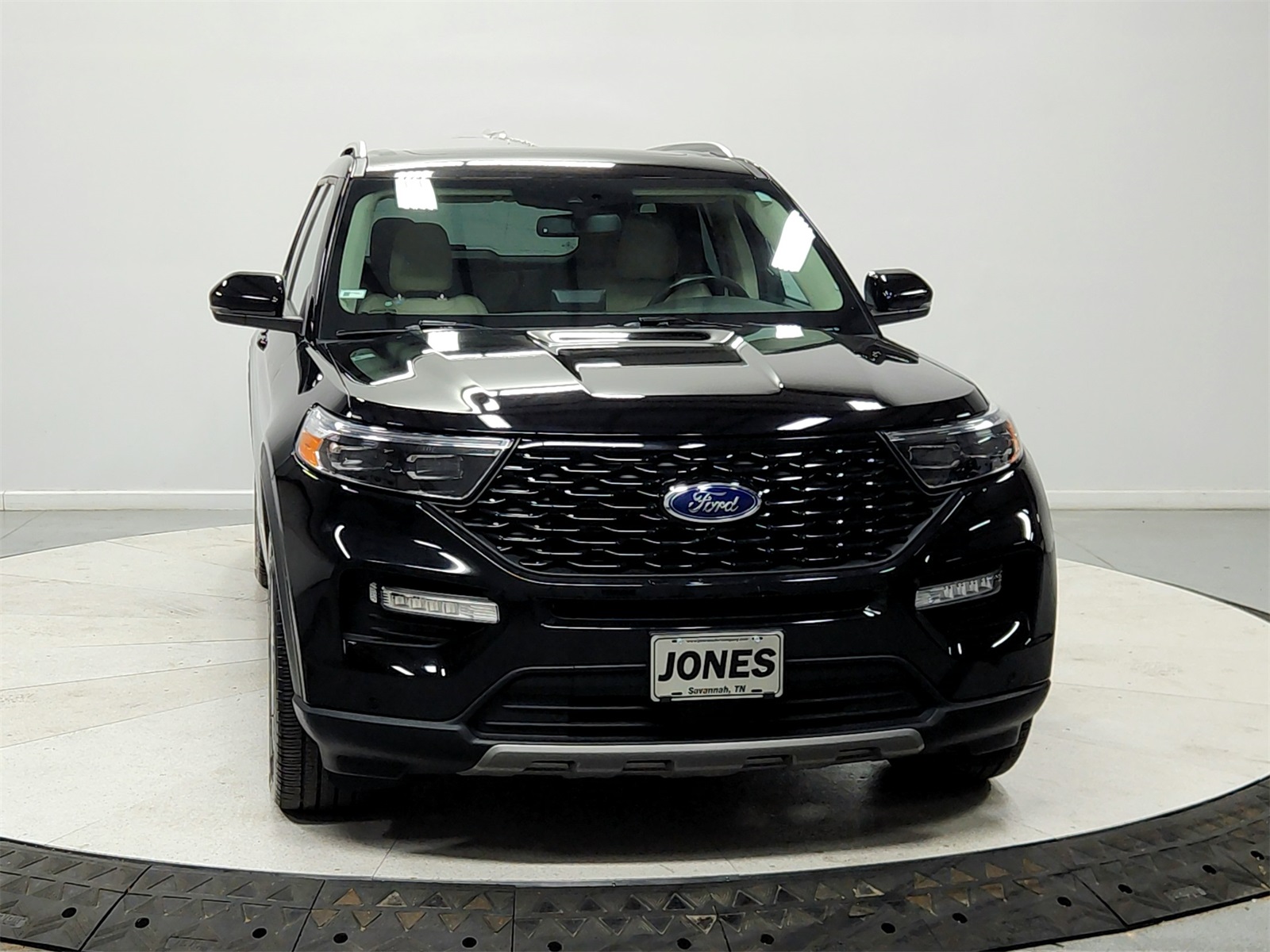 2023 Ford Explorer Platinum photo 2