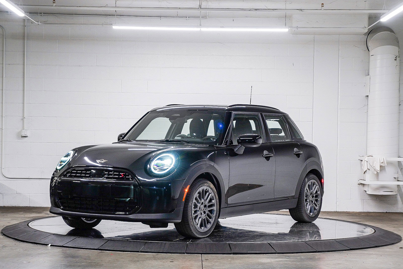 2026 Mini Cooper 4 Door Hardtop S photo 3