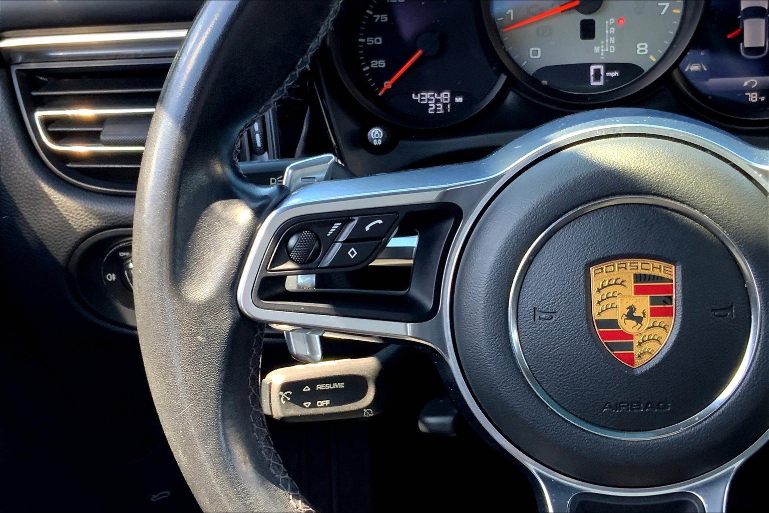 2021 Porsche Macan S photo 18
