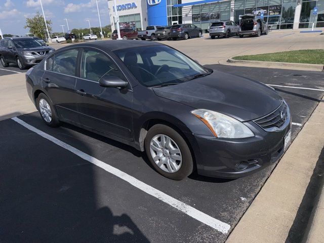 2011 Nissan Altima 2.5 S photo 2