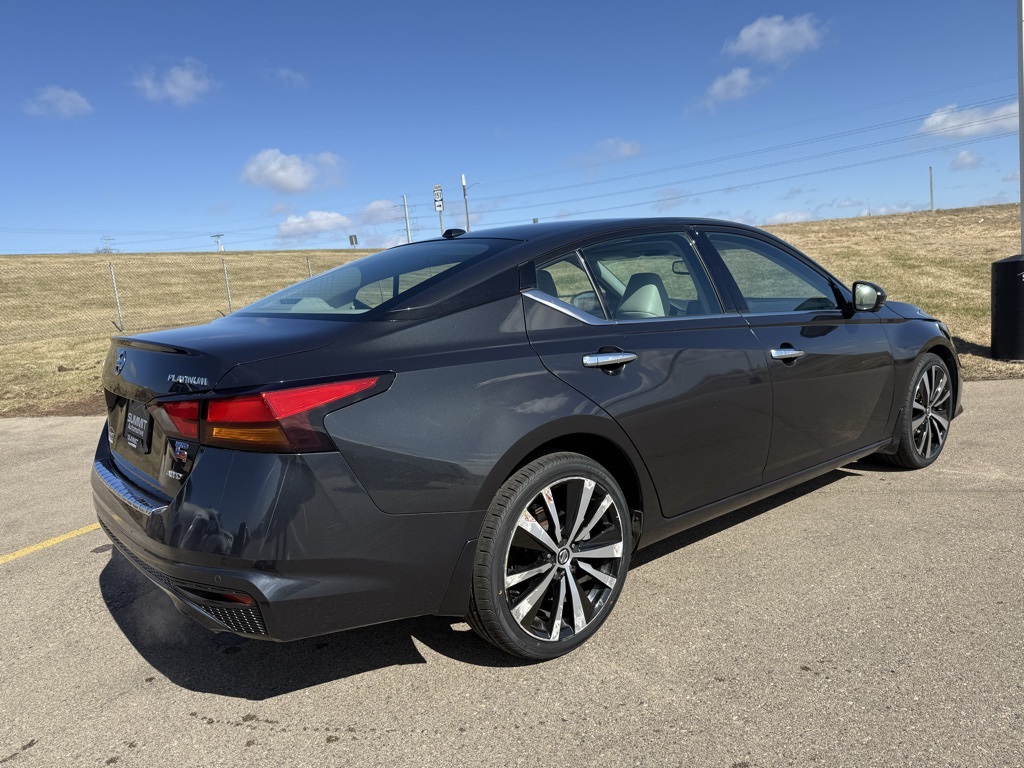 2022 Nissan Altima 2.5 Platinum photo 4