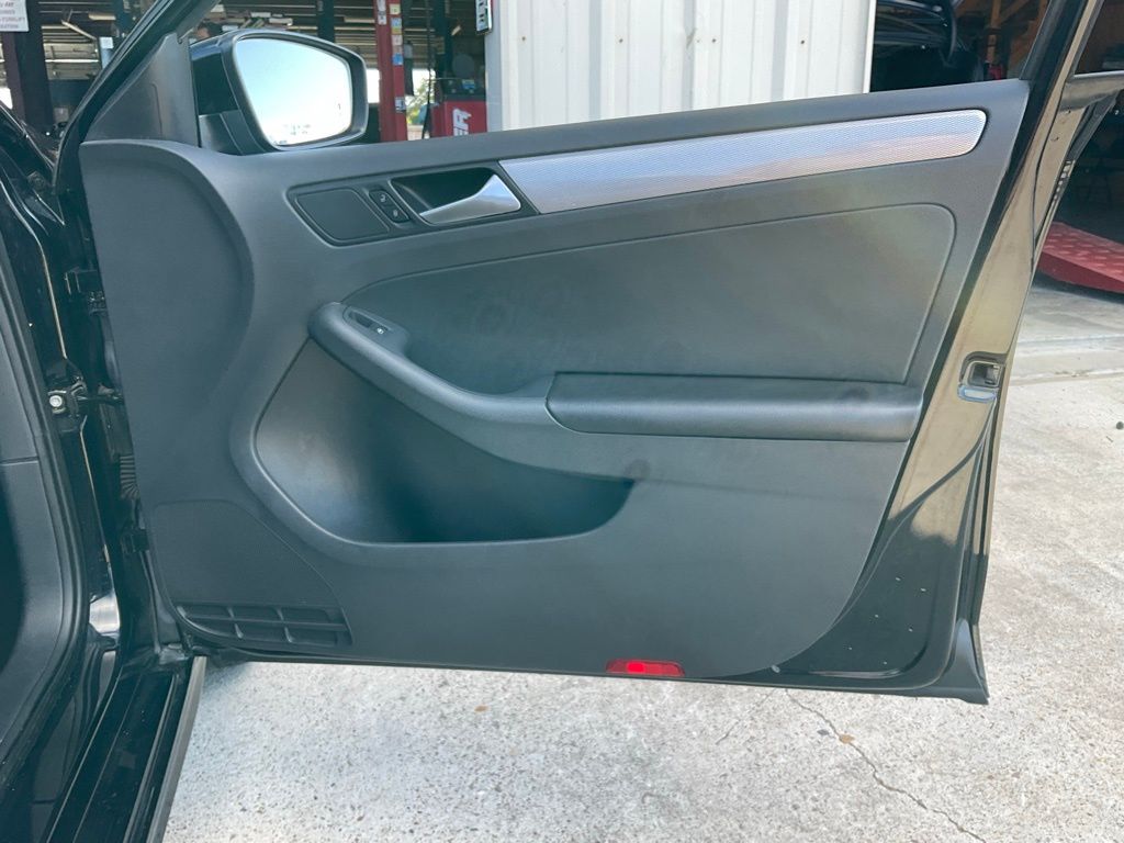 2017 Volkswagen Jetta 1.4T S photo 18