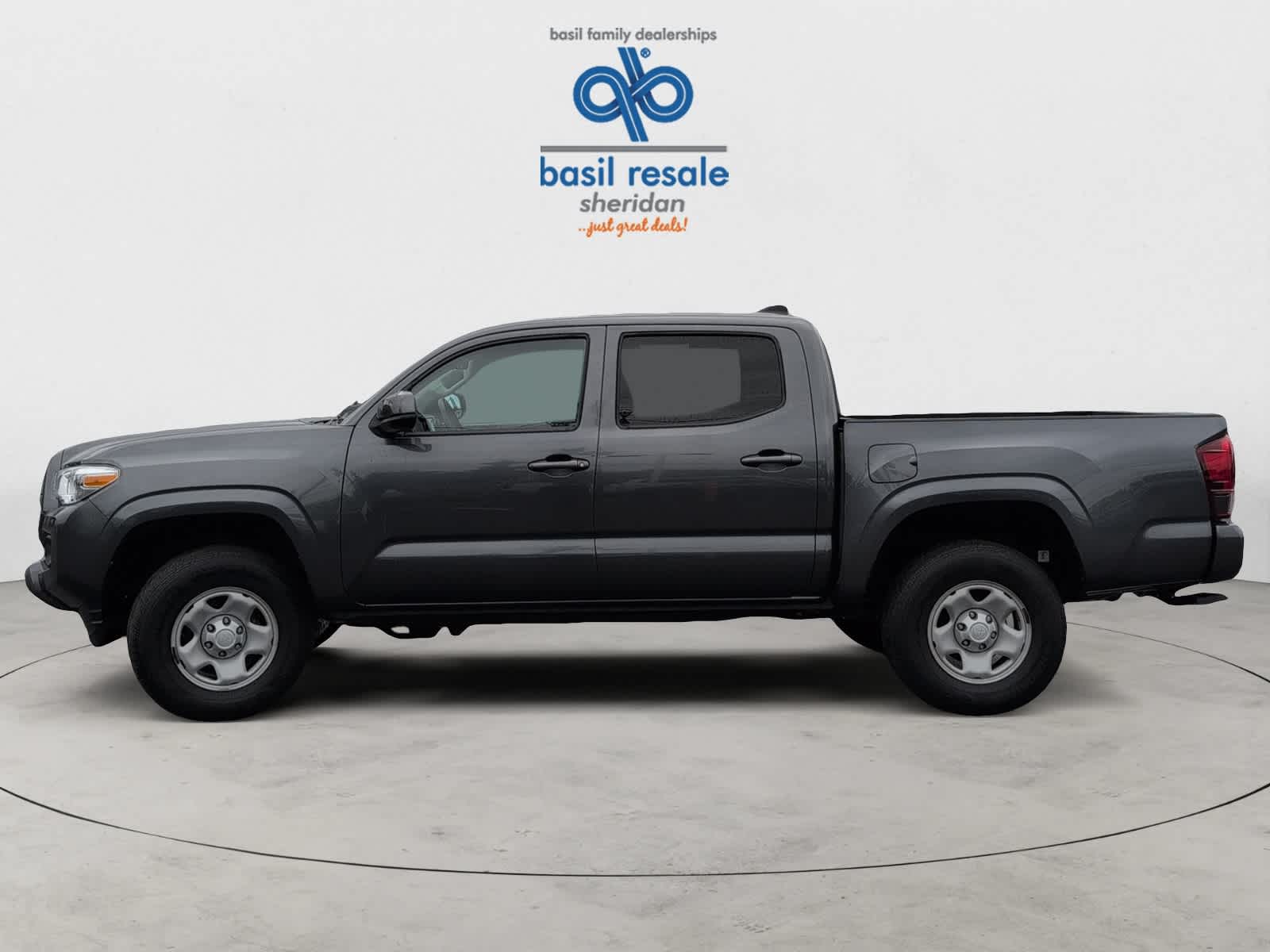 2022 Toyota Tacoma SR Double Cab V6 photo 3