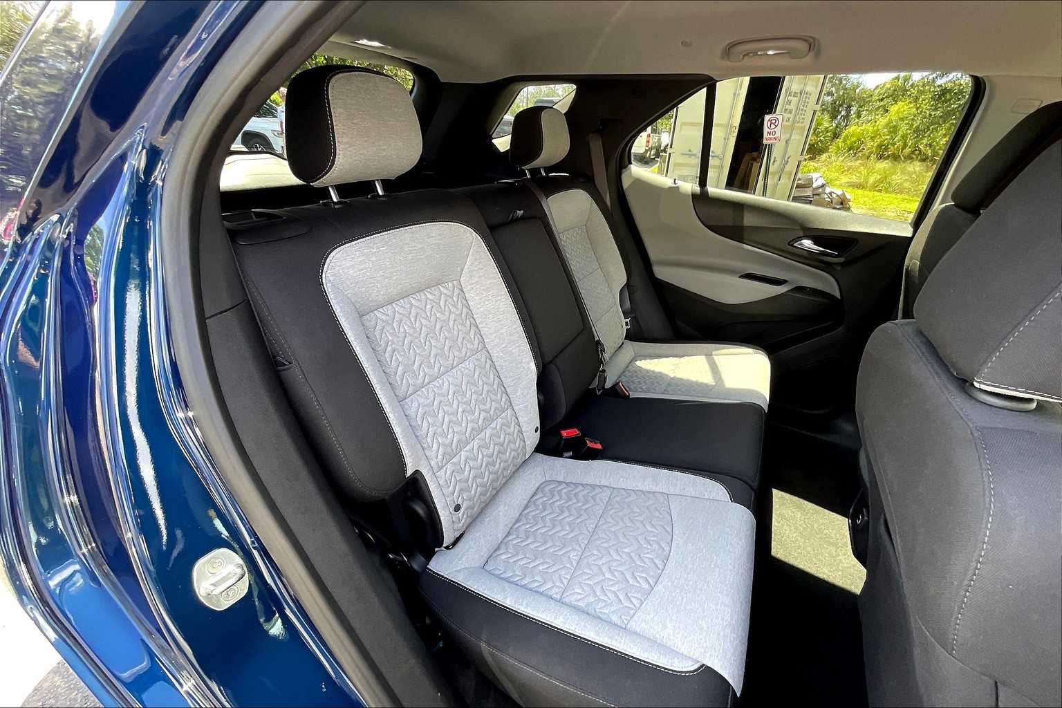 2023 Chevrolet Equinox LS photo 23