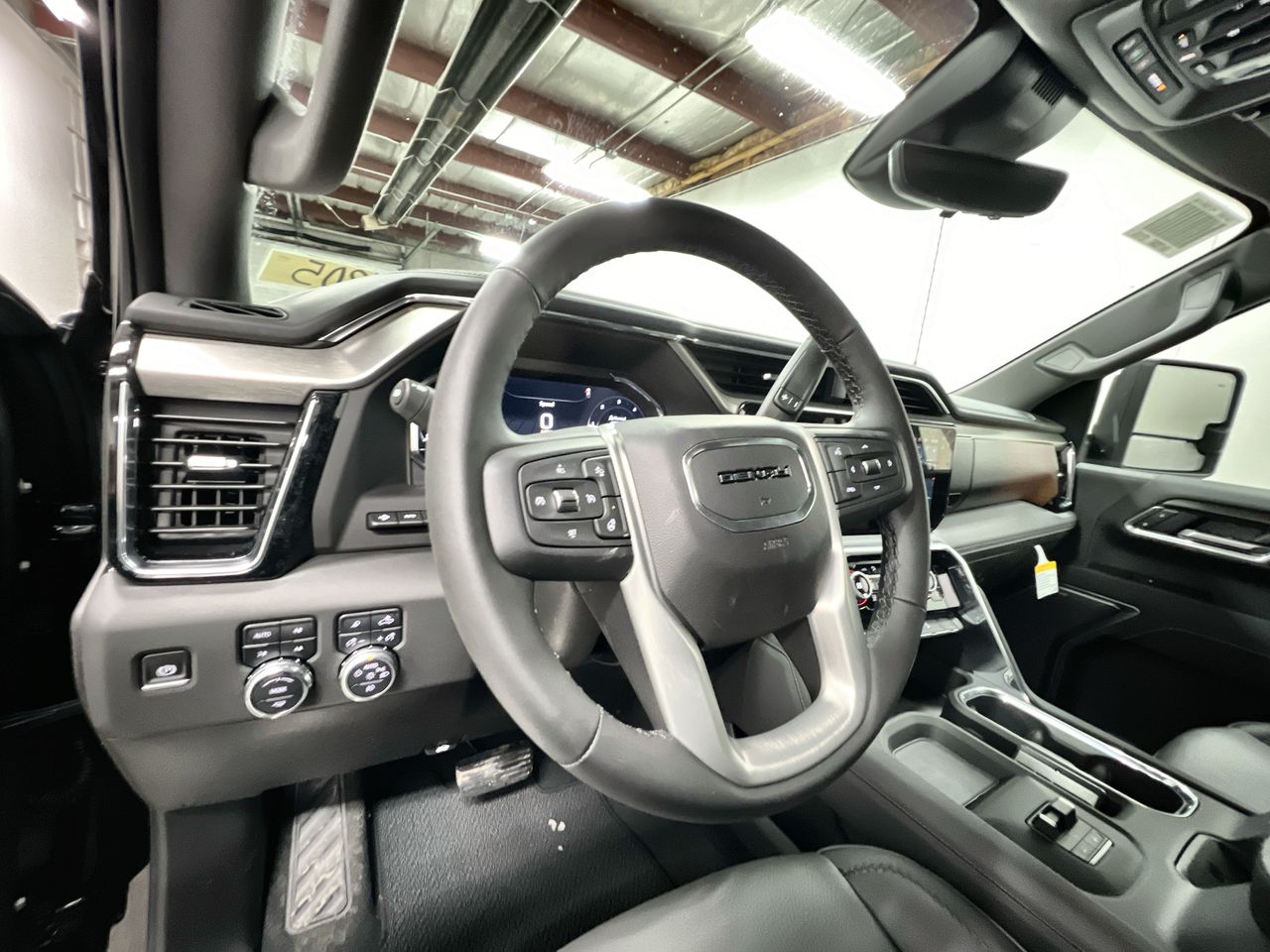 2025 Gmc Sierra 2500 HD Denali photo 2