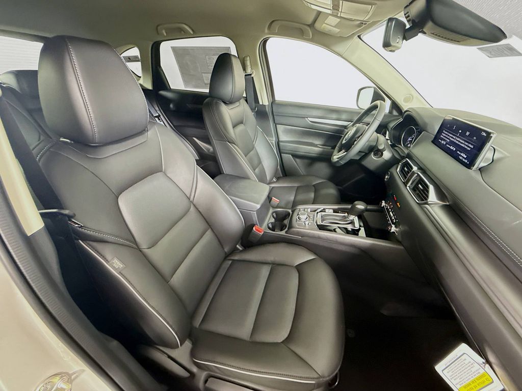 2025 Mazda CX-5 2.5 Select photo 24