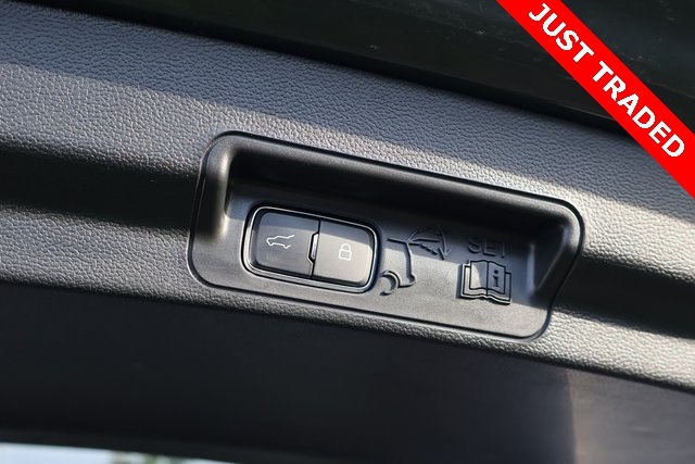 2023 Ford Explorer XLT photo 9