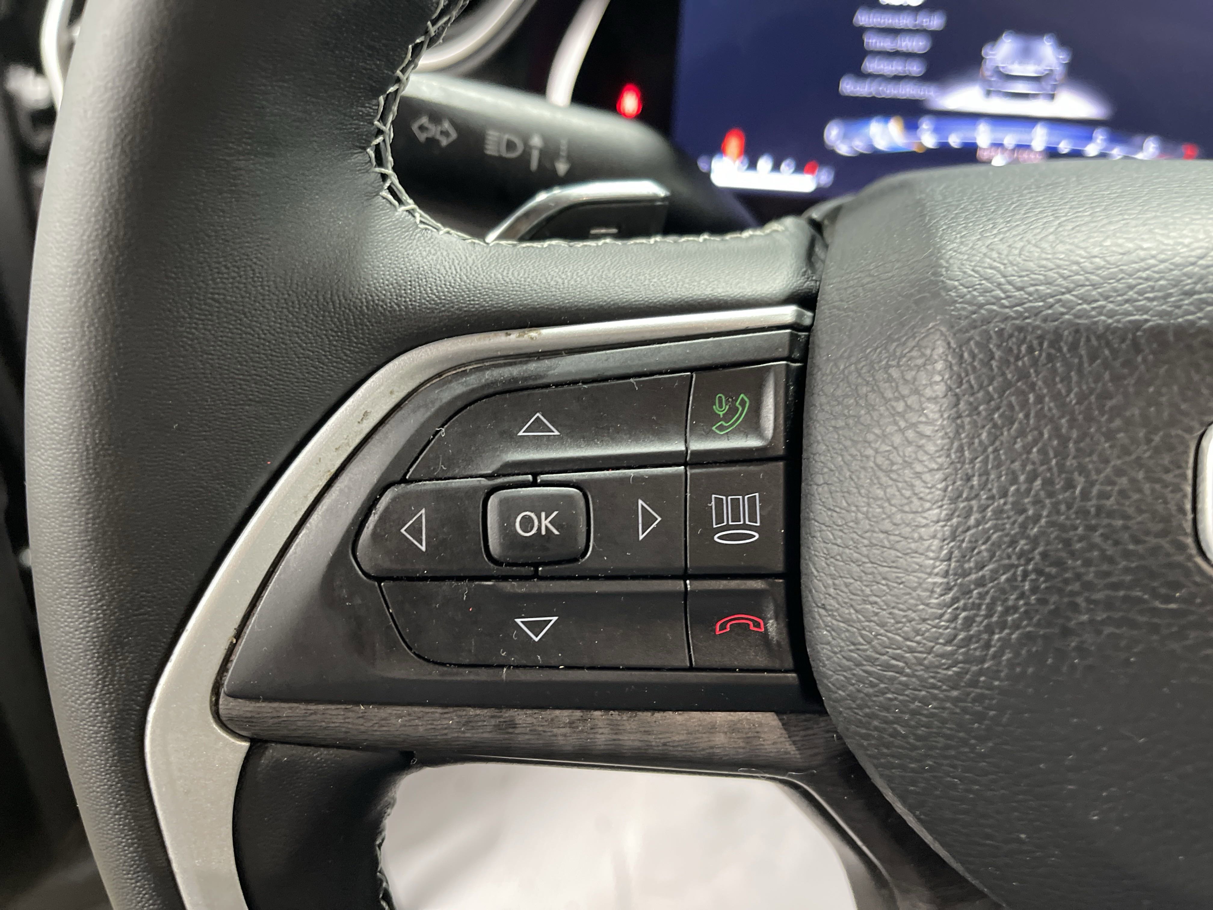 2022 Jeep Grand Cherokee Limited photo 2