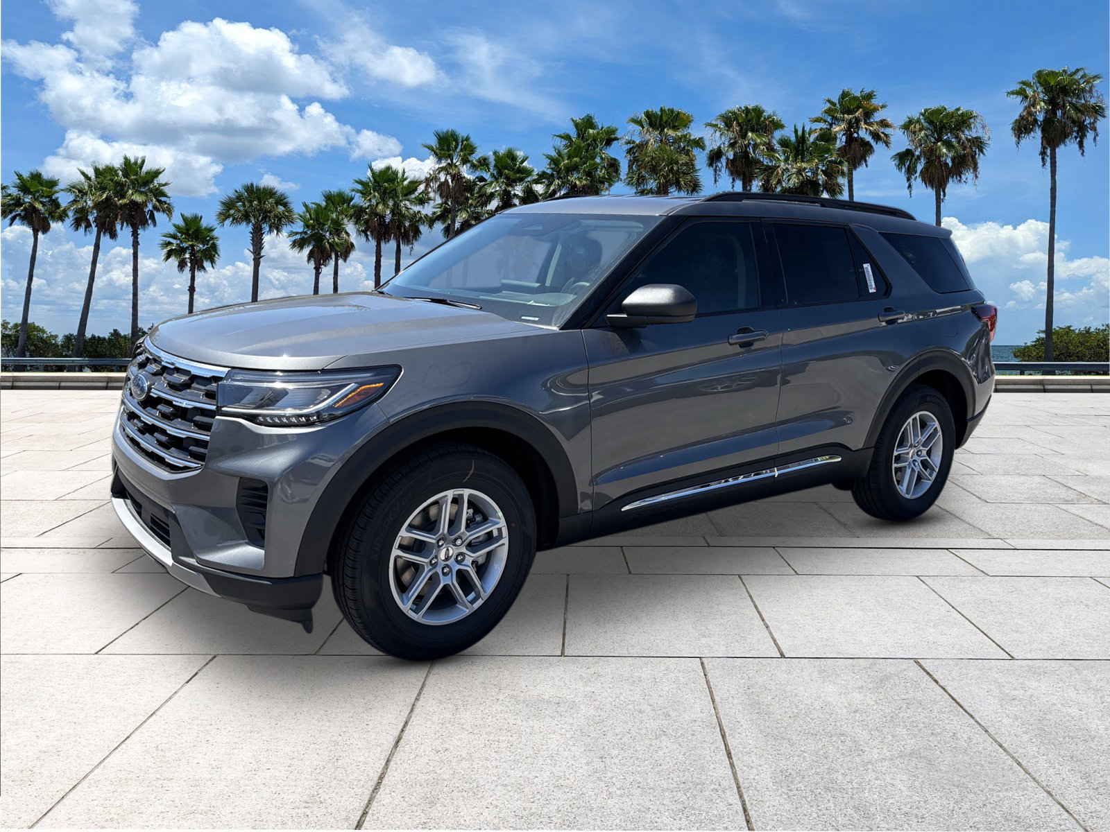 2025 Ford Explorer photo 3