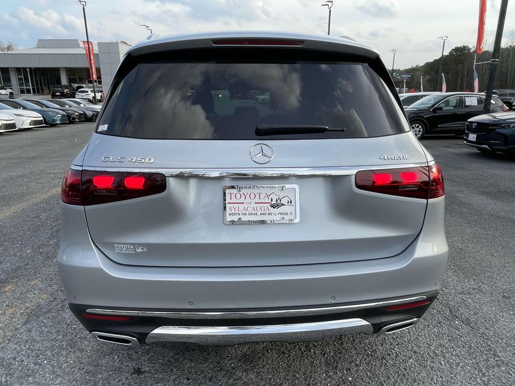 2024 Mercedes Benz GLS 450 4MATIC photo 2