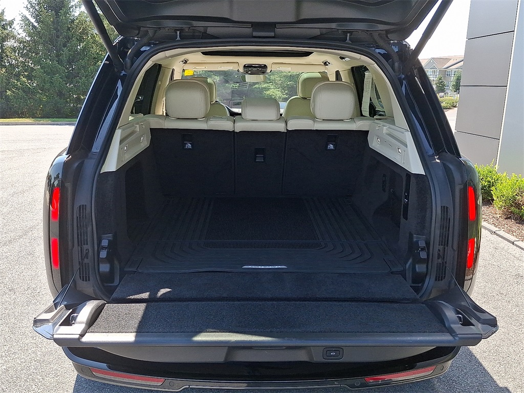 2023 Land Rover Range Rover SE photo 23