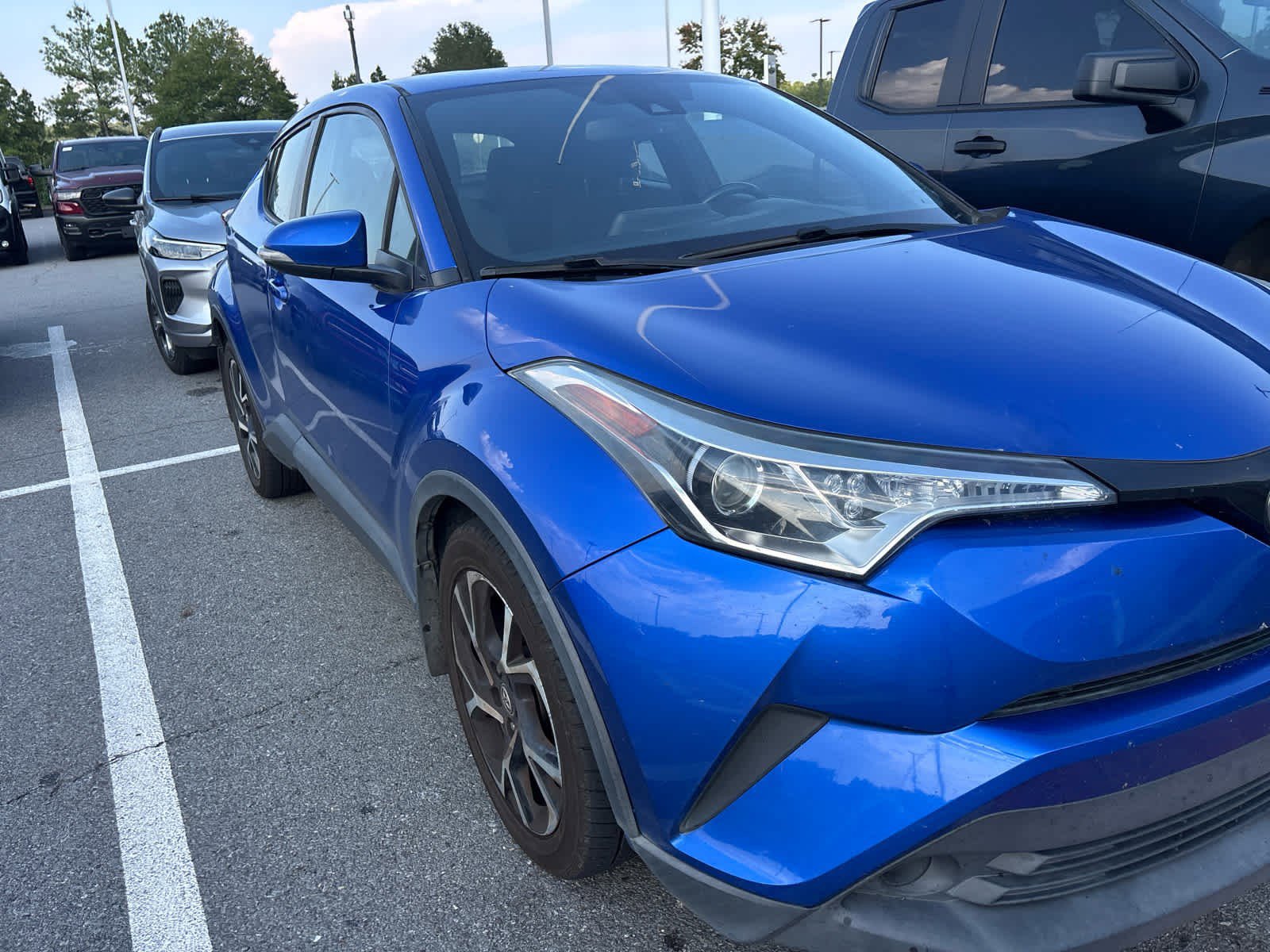 2018 Toyota C-HR XLE photo 2