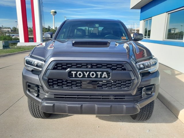 2023 Toyota Tacoma SR5 photo 2