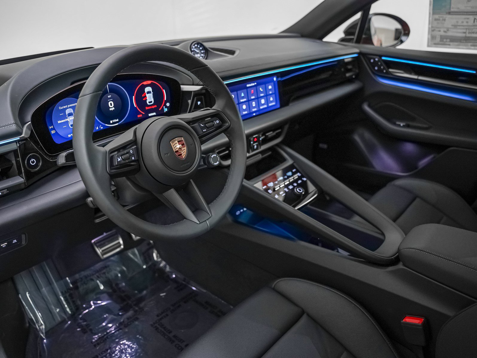 2025 Porsche Macan Electric photo 4