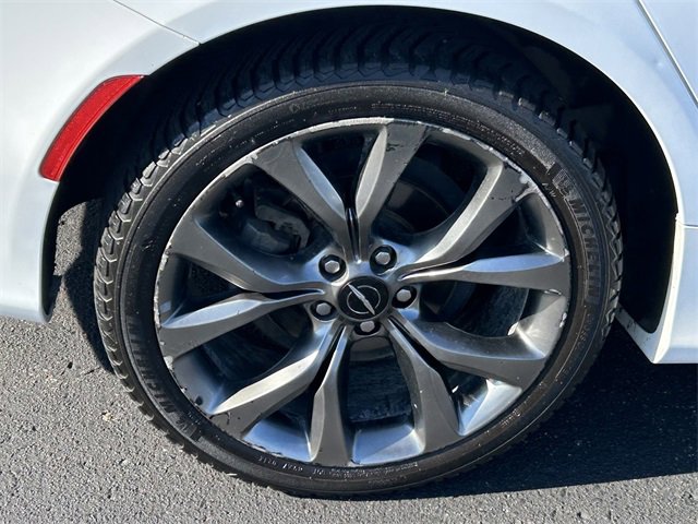2016 Chrysler 200 S photo 32