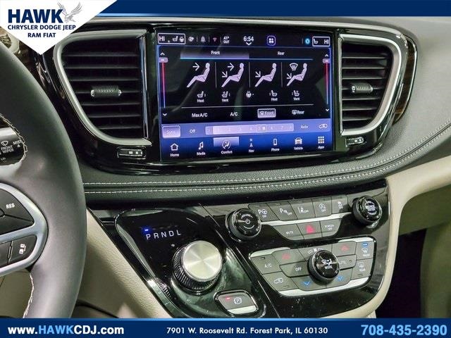 2023 CHRYSLER PACIFICA - Image 25