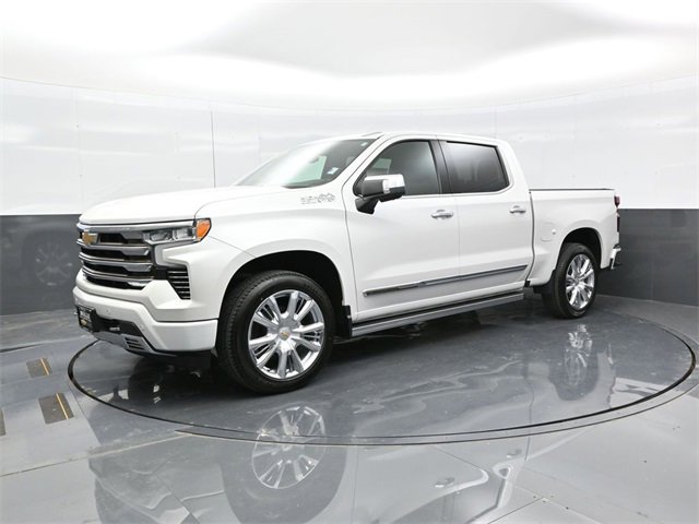 2022 Chevrolet Silverado 1500 High Country photo 2