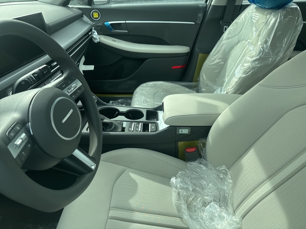 2026 Hyundai Sonata SE photo 3