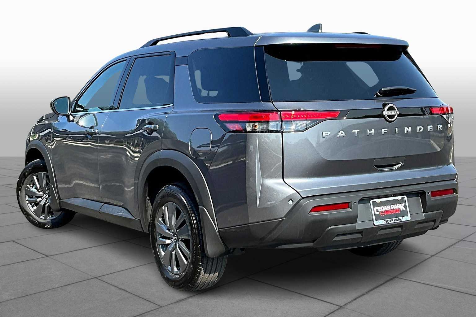 2025 Nissan Pathfinder SV photo 12