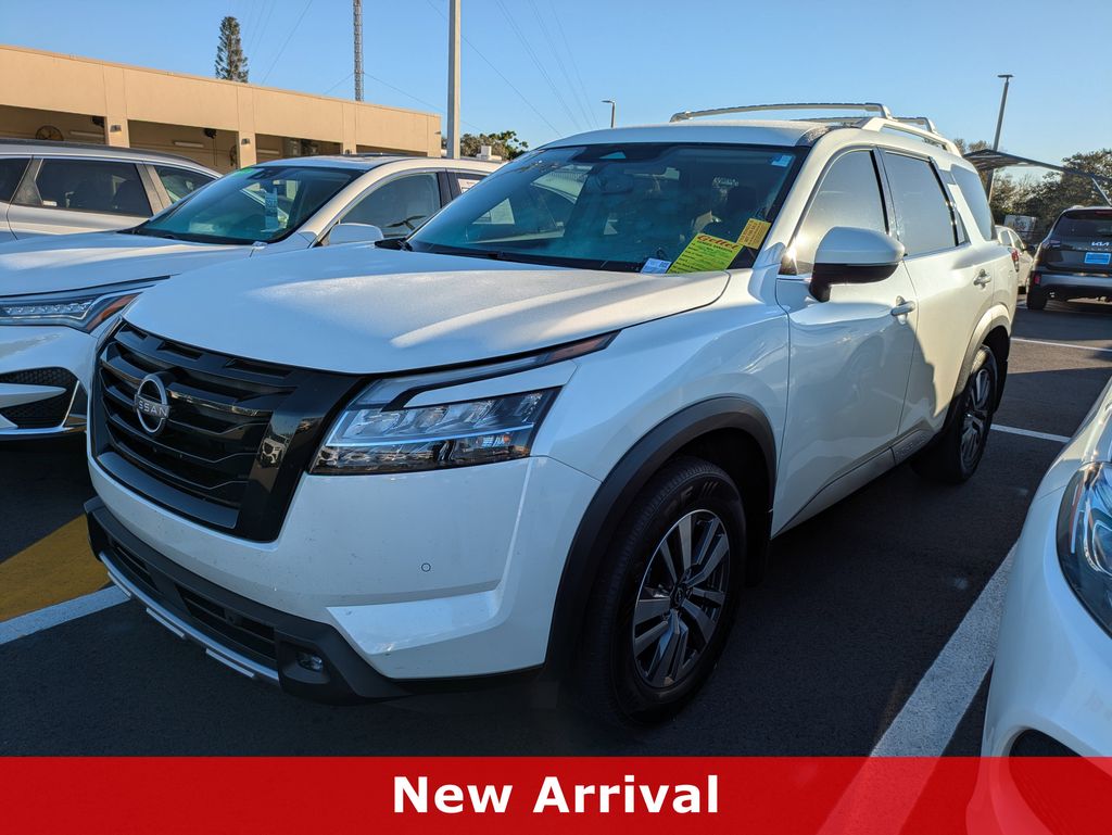 2022 Nissan Pathfinder SL