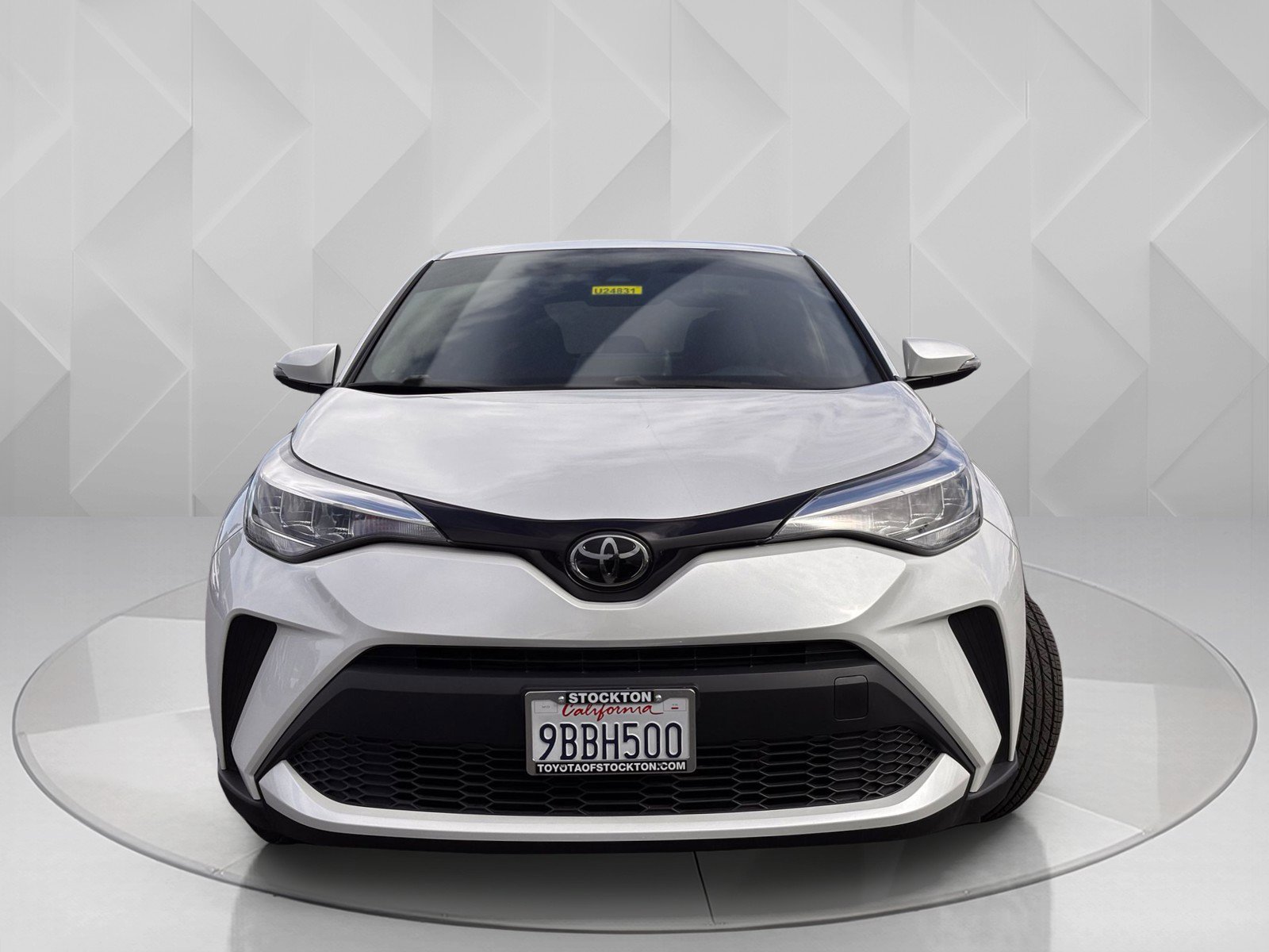 2022 Toyota C-HR XLE photo 4