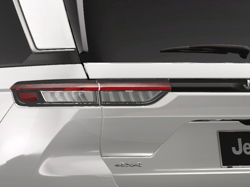 2025 Jeep Grand Cherokee Laredo photo 7