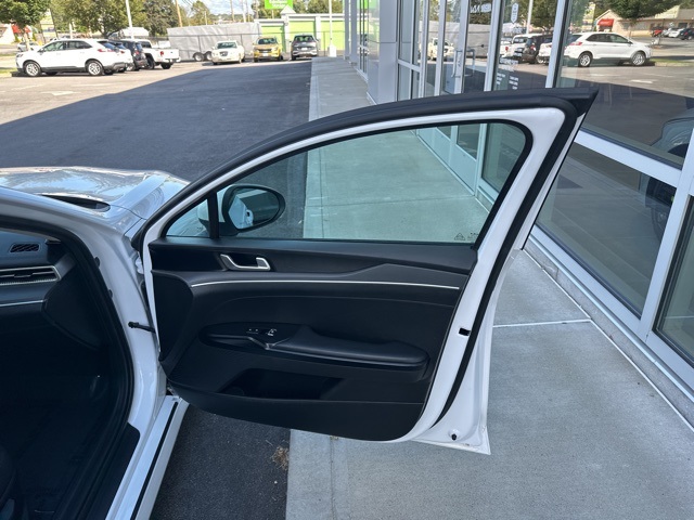 2022 Kia K5 LXS photo 33