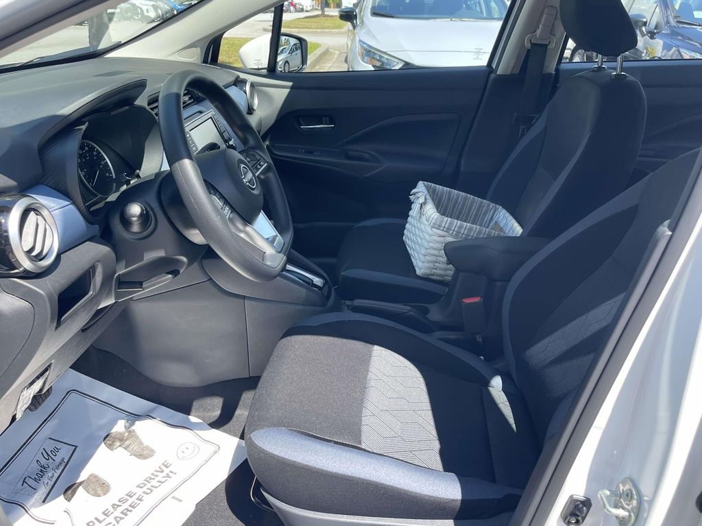 2025 Nissan Versa SV photo 15