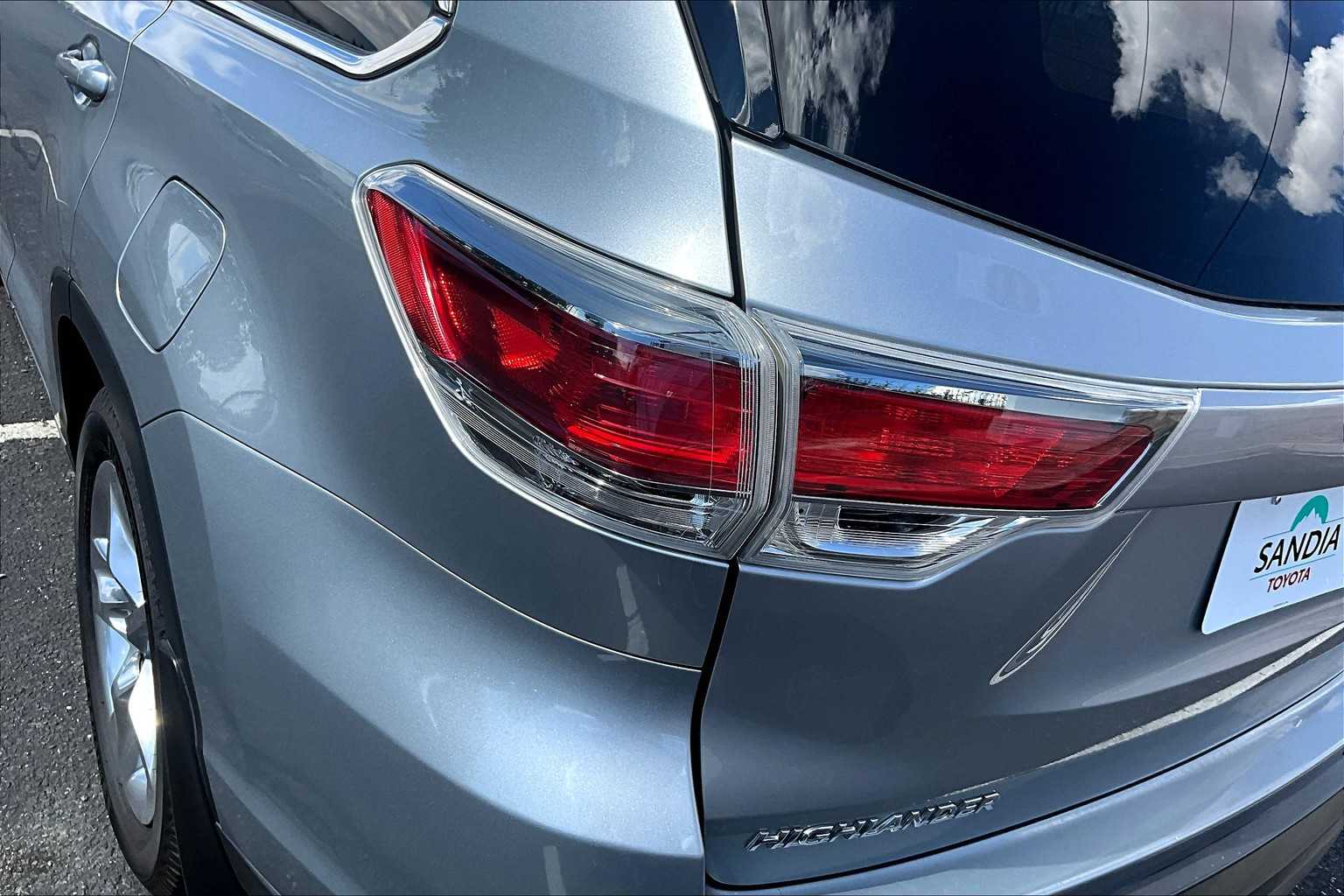 2015 Toyota Highlander Limited photo 27