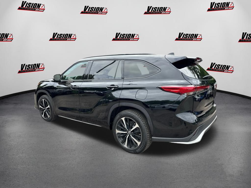 2021 Toyota Highlander XSE photo 2