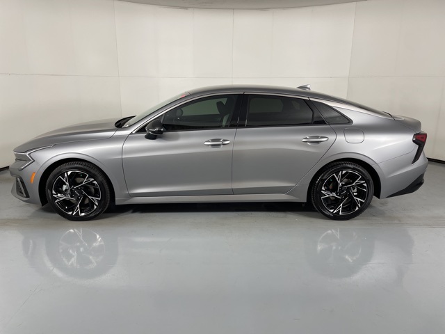 2026 Kia K5 GT-Line photo 5